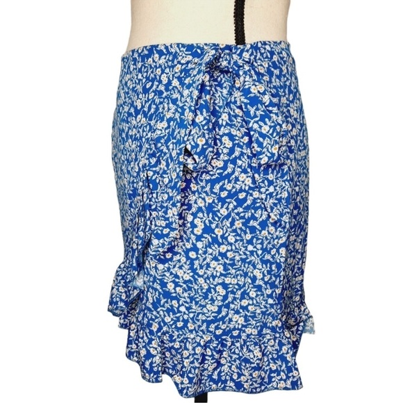 ❤️ 🆕 AMAZING Floral Skirt Size M - Picture 3 of 8